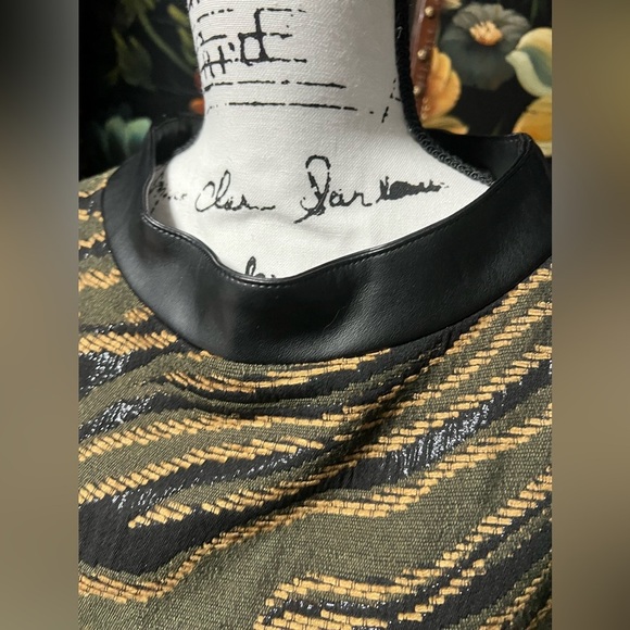 Hilton Hollis Exotic Dress (D3) - Picture 9 of 11